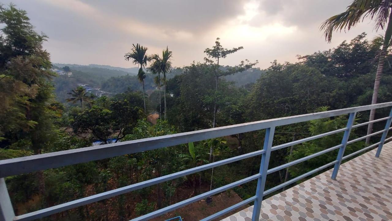 Greenpepperhomestay Munnar Anaviratty Exteriör bild