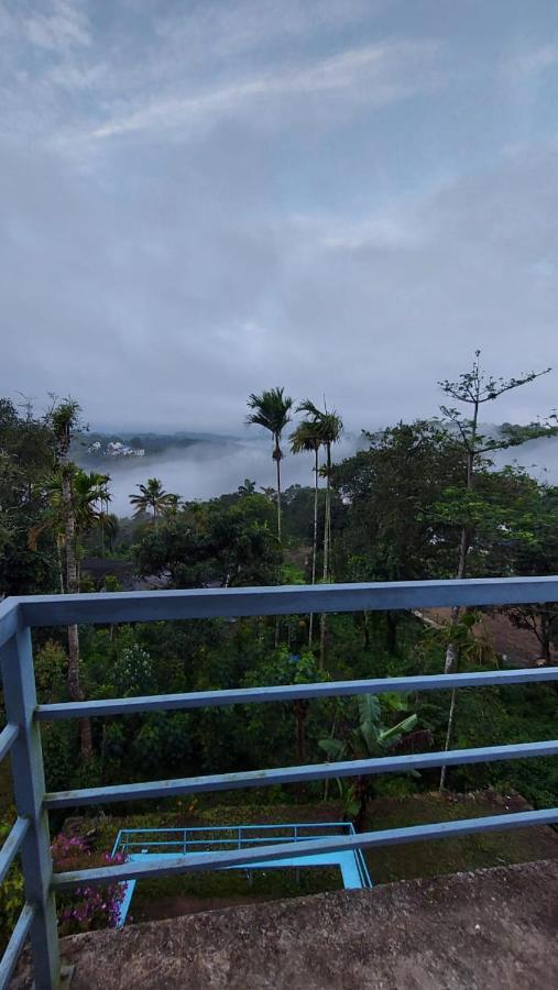 Greenpepperhomestay Munnar Anaviratty Exteriör bild