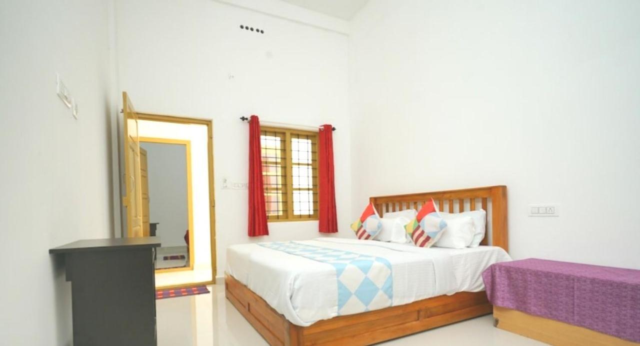 Greenpepperhomestay Munnar Anaviratty Exteriör bild